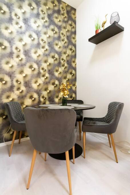 Apartment Harmonic Audio Hideaway By Nw *