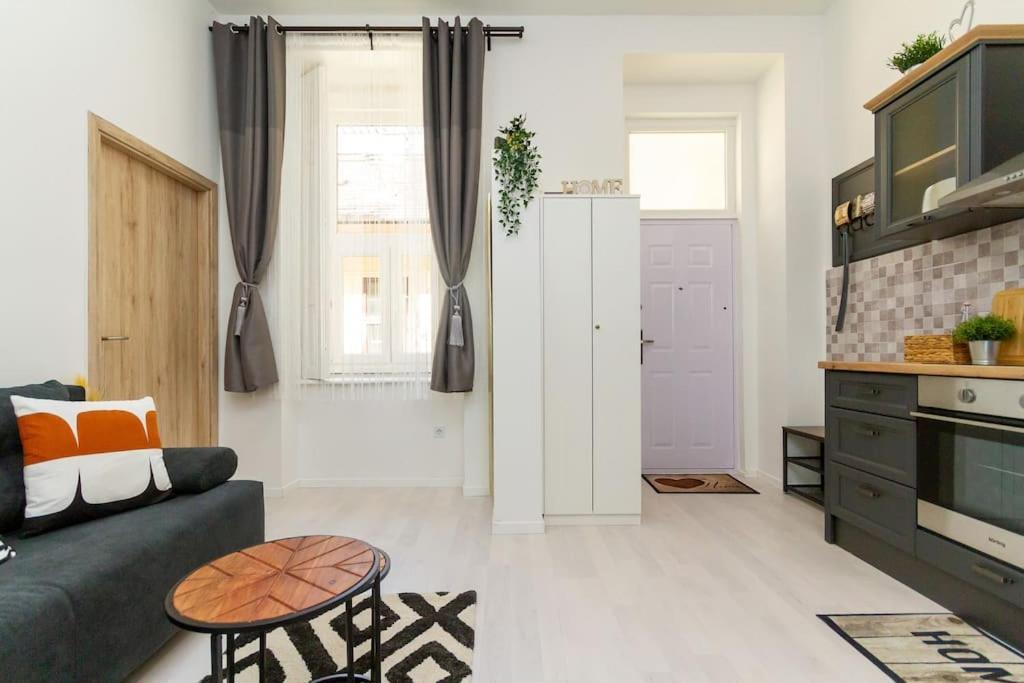 Apartment Harmonic Audio Hideaway By Nw Budapest