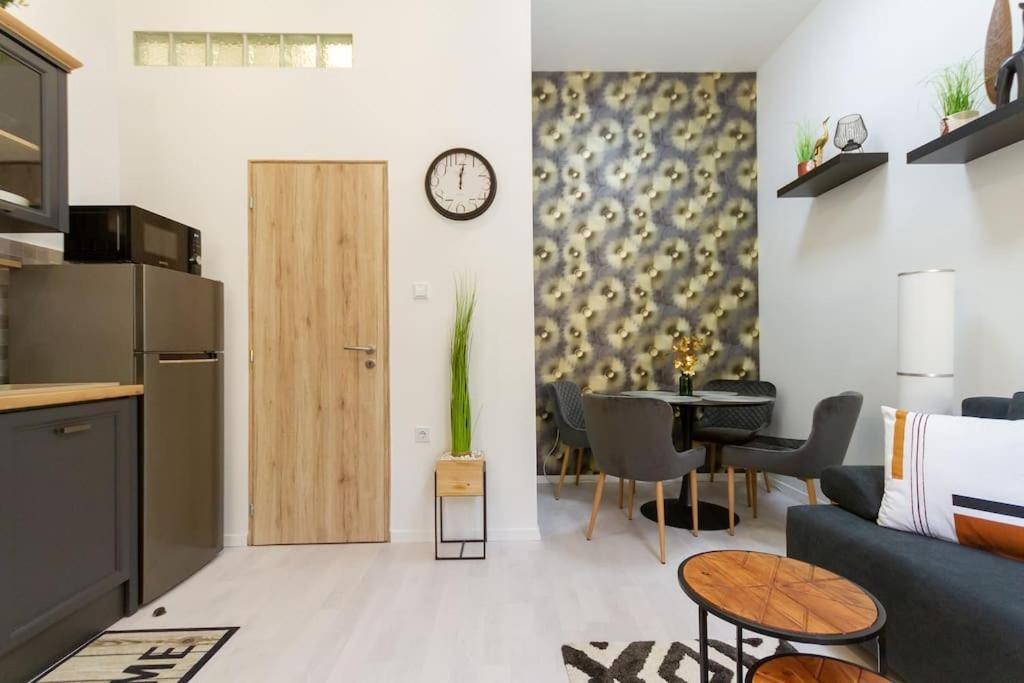 Apartment Harmonic Audio Hideaway By Nw *