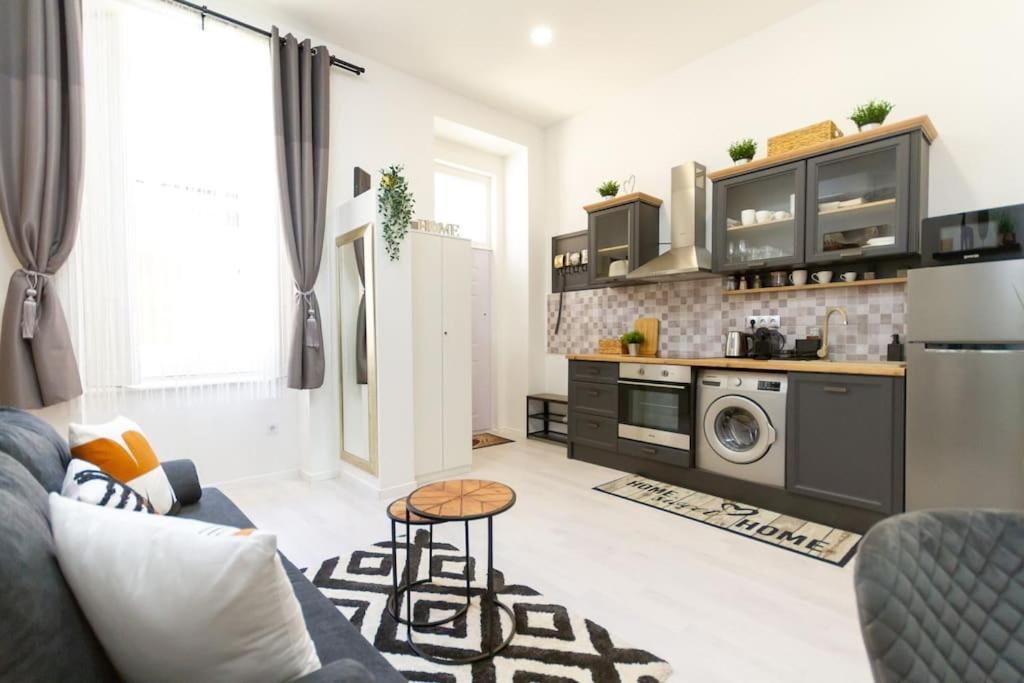Apartment Harmonic Audio Hideaway By Nw